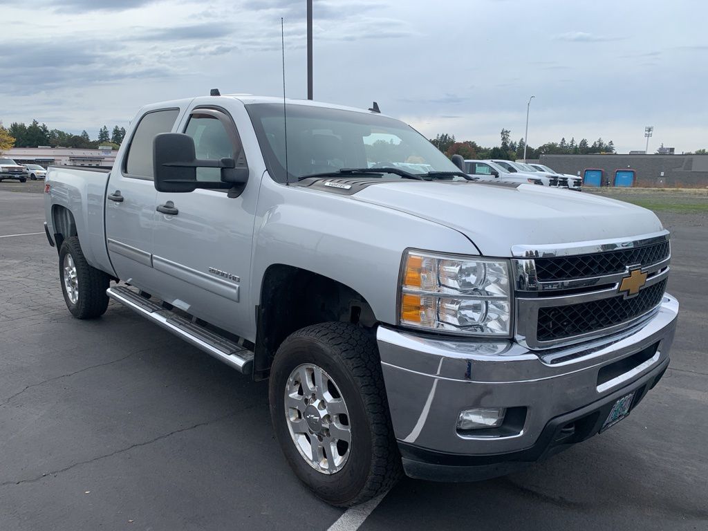 2013 Chevrolet Silverado 2500HD LT photo 4