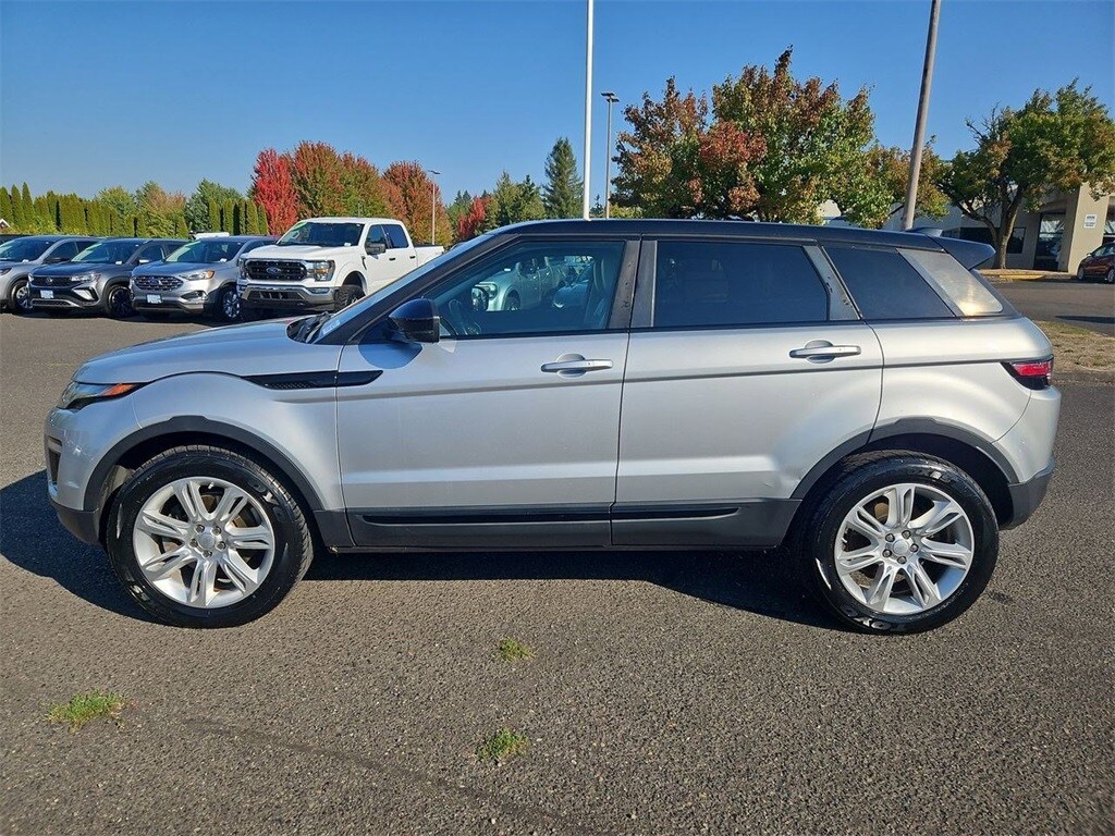2017 Land Rover Range Rover Evoque SE photo 2