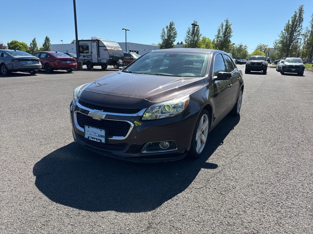 2015 Chevrolet Malibu LTZ photo 2