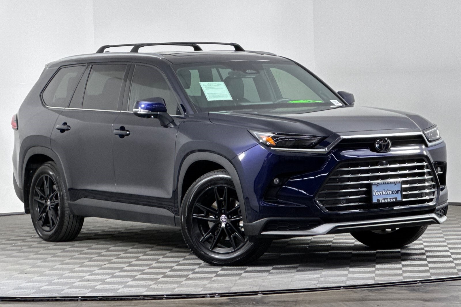 2025 Toyota Highlander Hybrid Limited photo 2