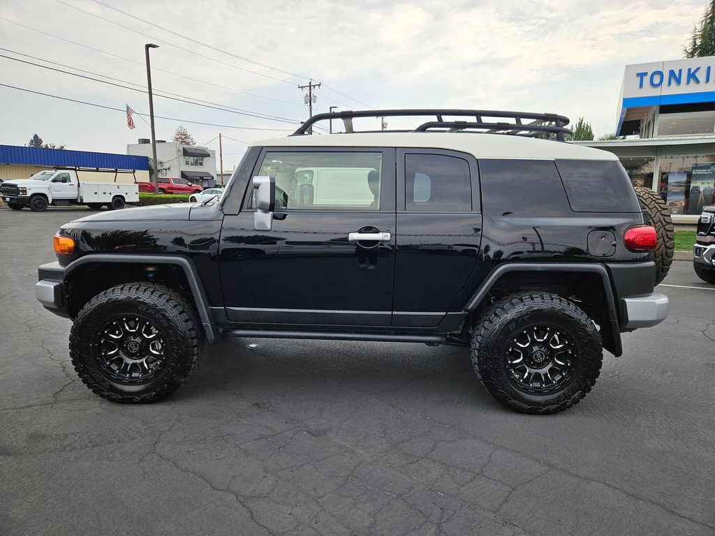 2014 Toyota FJ Cruiser Base photo 3