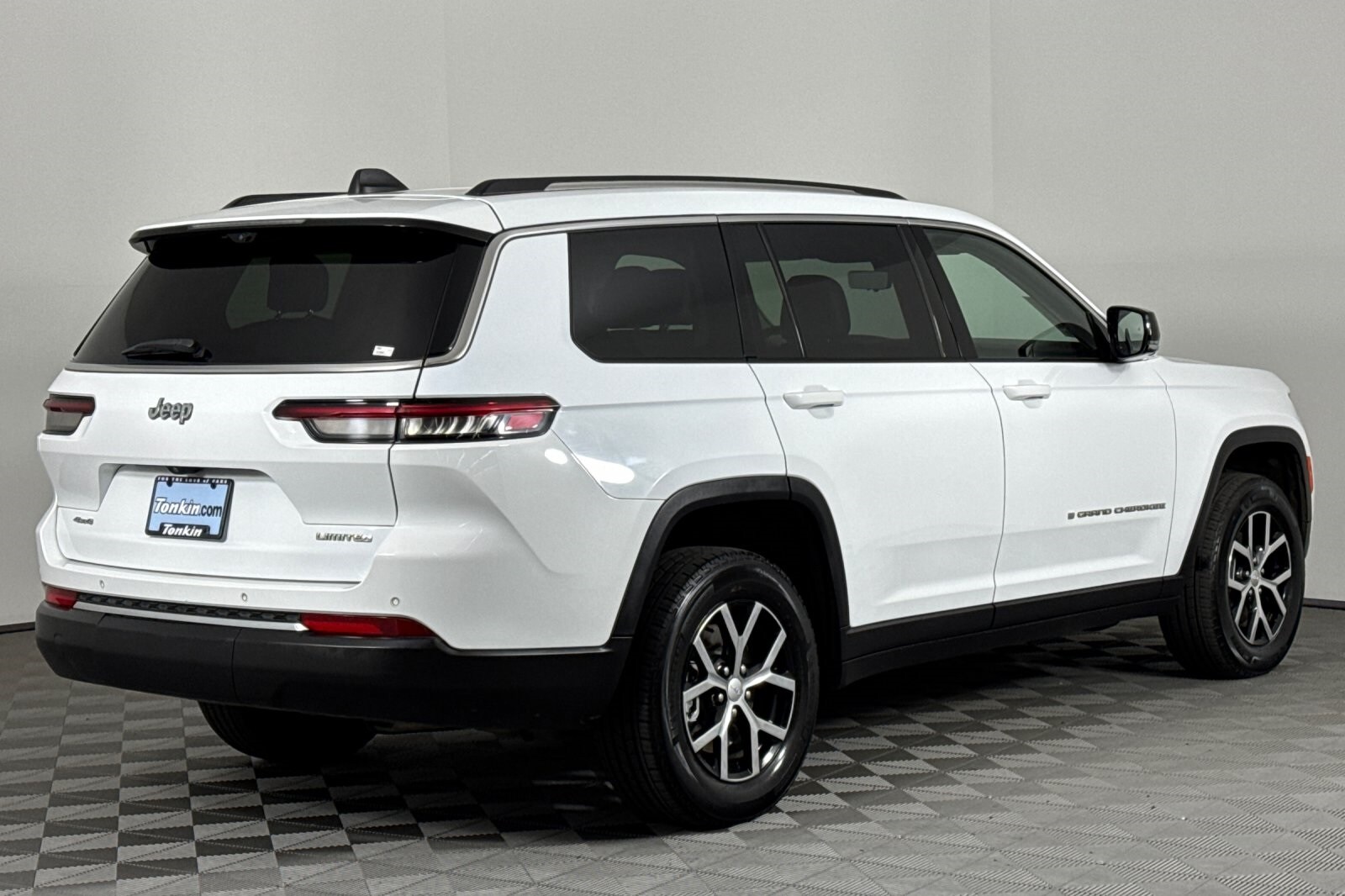 2023 Jeep Grand Cherokee Limited photo 2