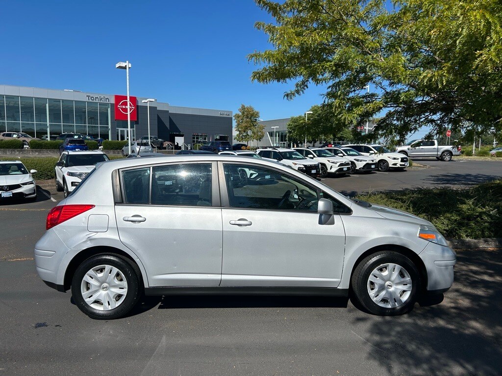 2012 Nissan Versa 1.8 S photo 4