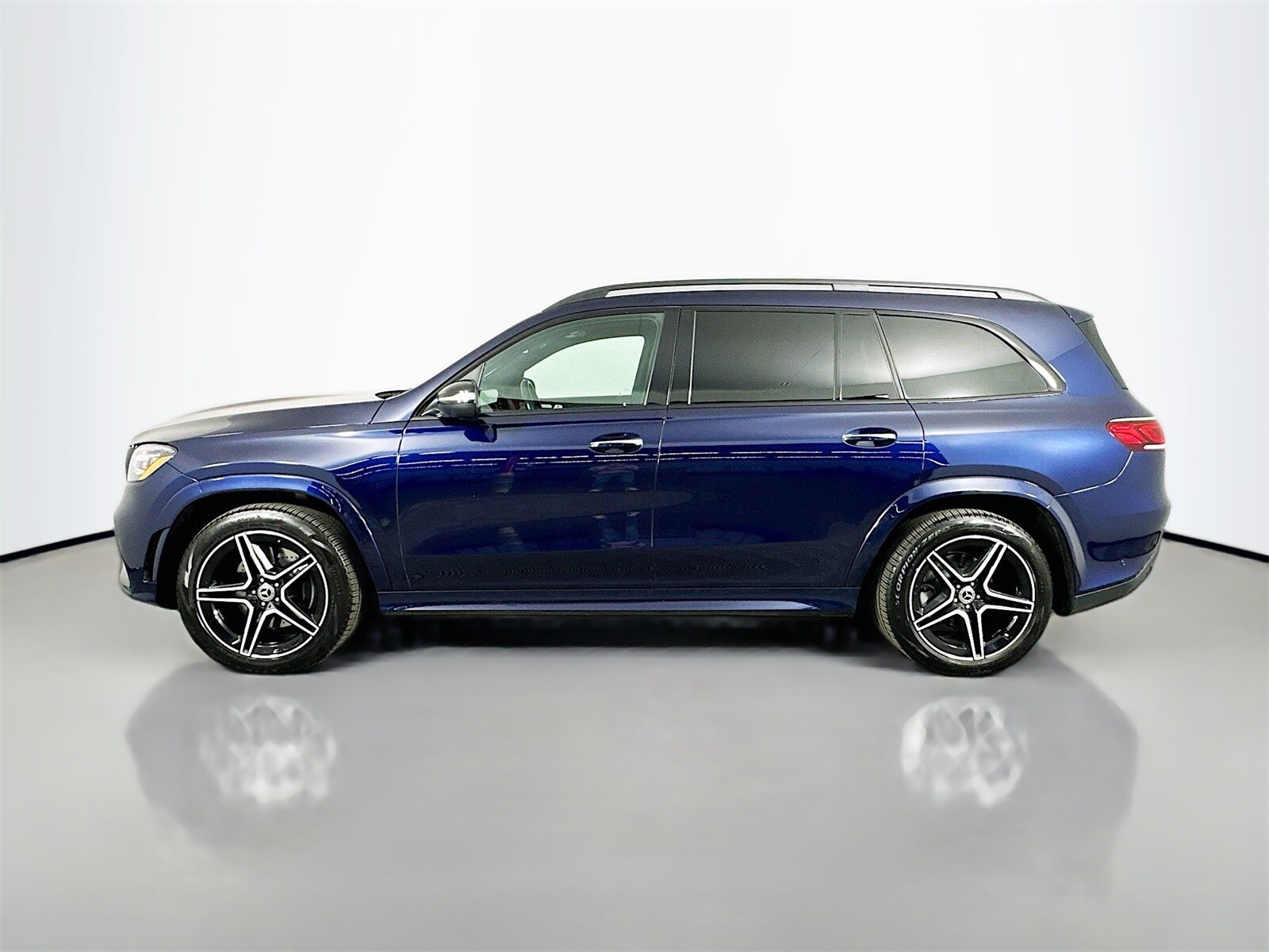 2022 Mercedes Benz GLS 450 4MATIC photo 4