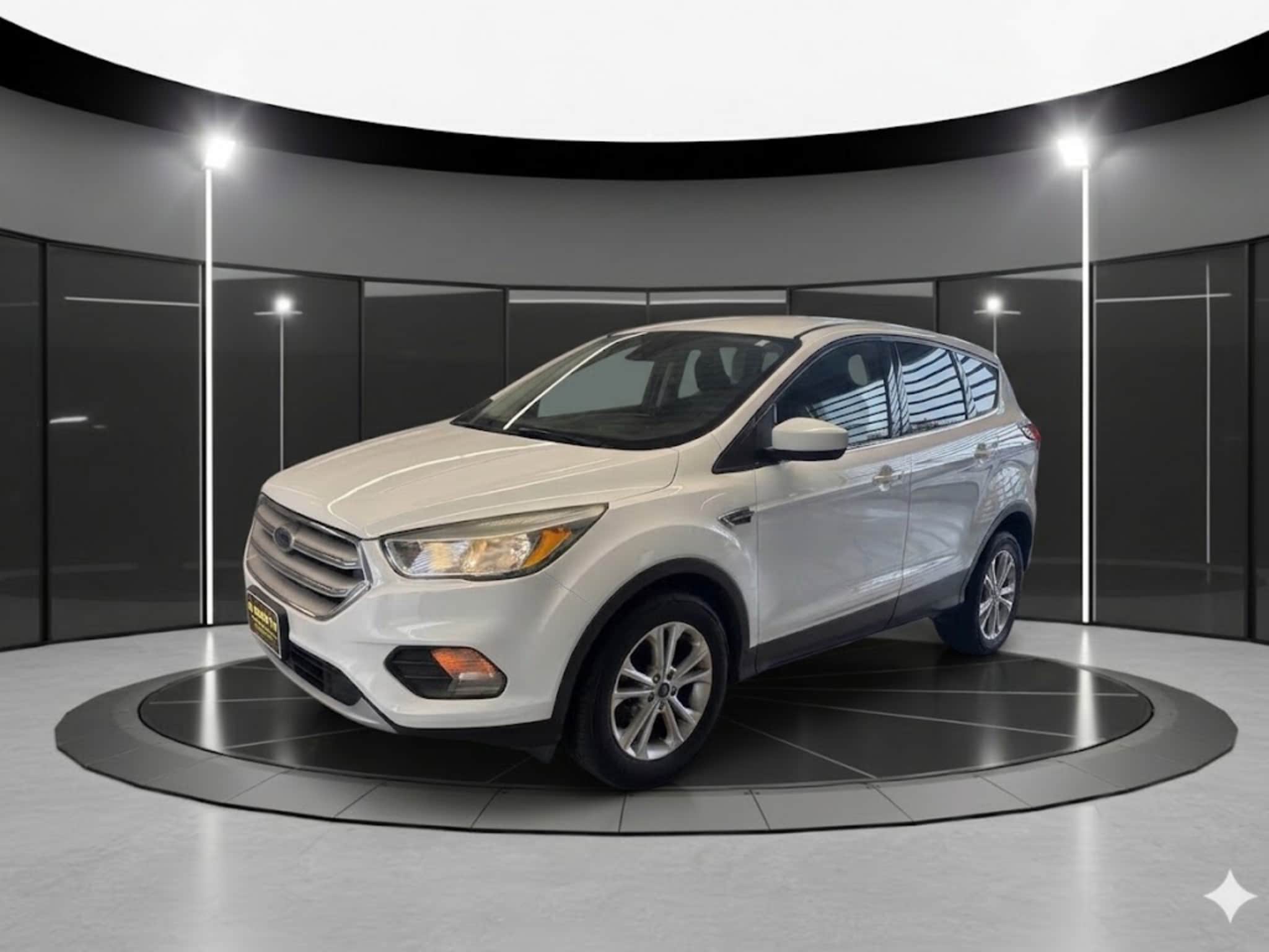 Used 2019 Ford Escape SE with VIN 1FMCU0GD7KUA31943 for sale in Van Wert, OH