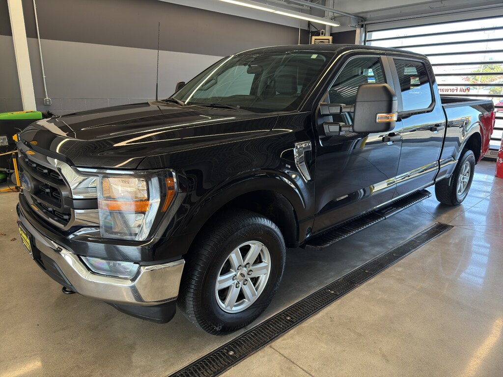 2023 Ford F-150 XLT photo 2
