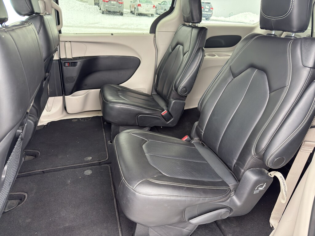 Used 2023 Chrysler Pacifica Touring L Van Passenger Van