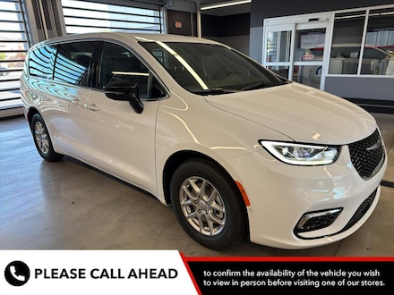 2026 Chrysler Pacifica SELECT Passenger Van