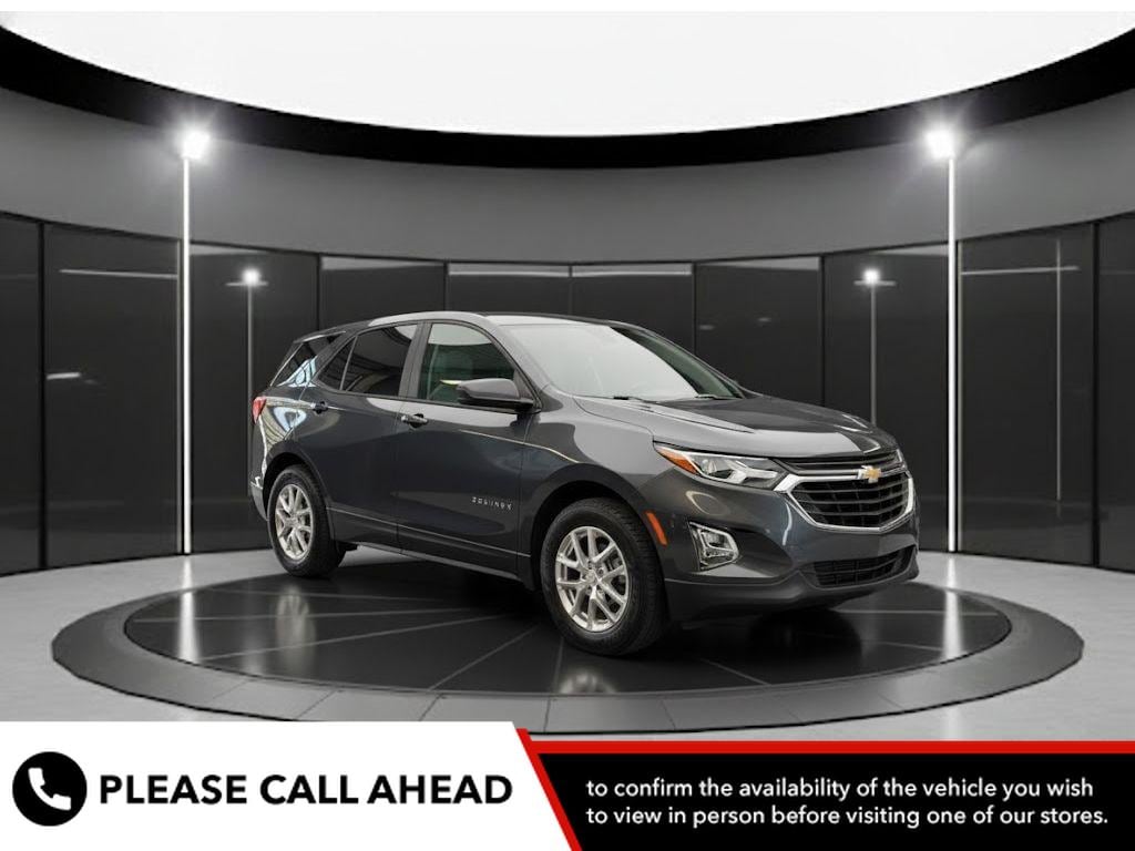 2022 Chevrolet Equinox LS's photo