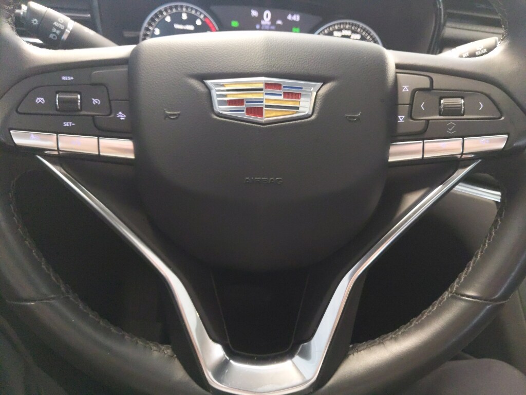 2023 Cadillac XT6 Luxury photo 3