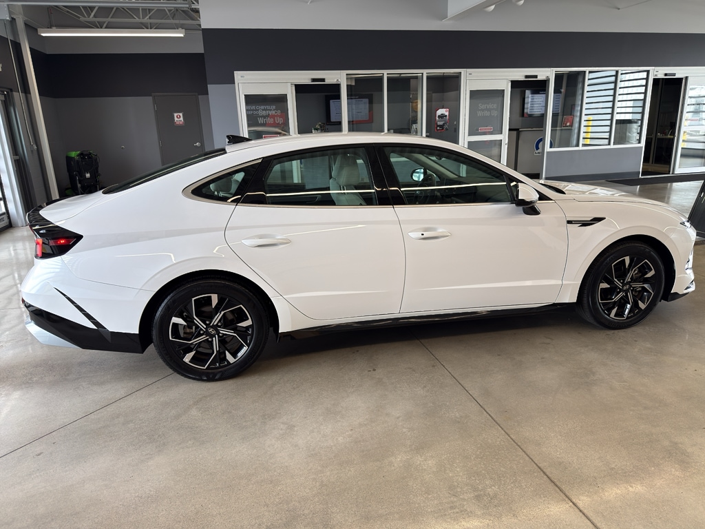 2025 Hyundai Sonata SEL - Photo 17