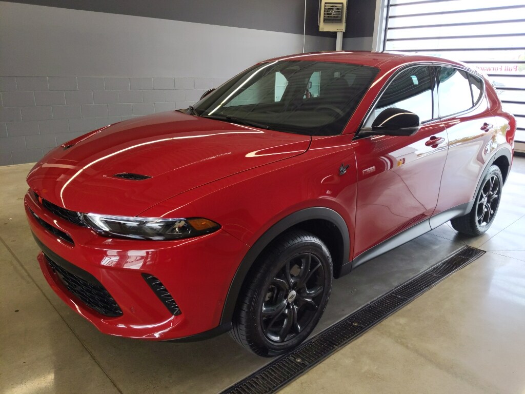 2024 Dodge Hornet GT photo 2