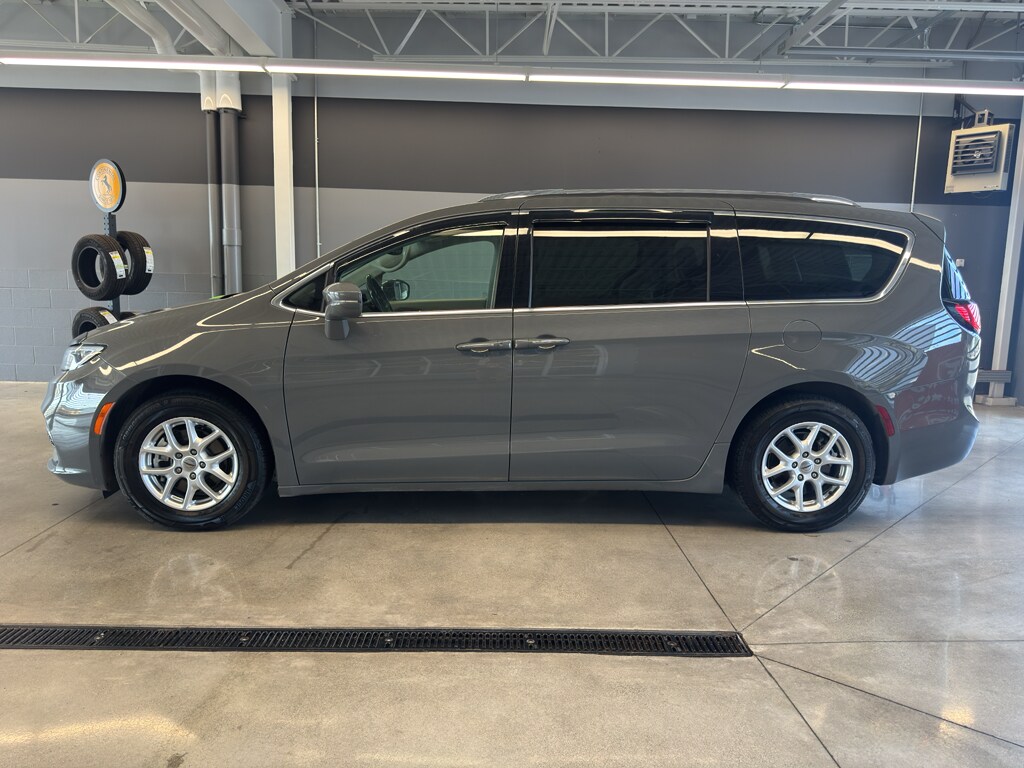 2021 Chrysler Pacifica Touring L photo 4