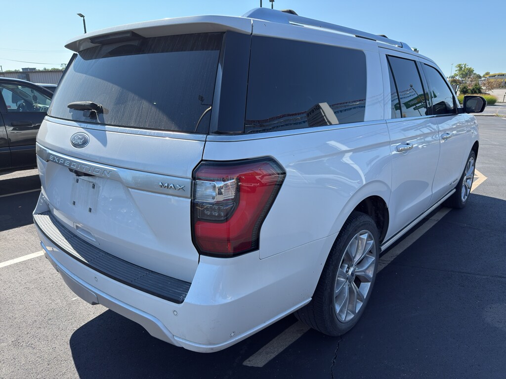 2019 Ford Expedition MAX Platinum photo 2