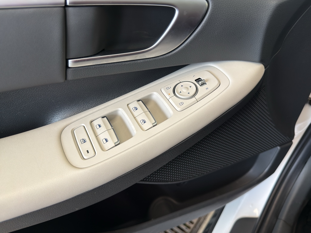 2025 Hyundai Sonata SEL - Photo 10
