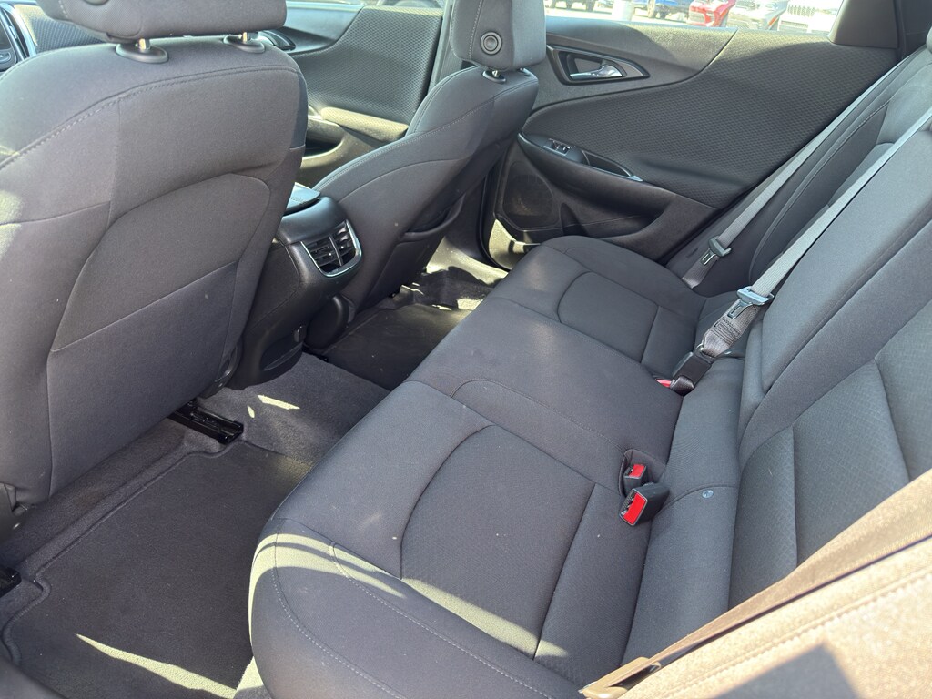2023 Chevrolet Malibu 1LT photo 3