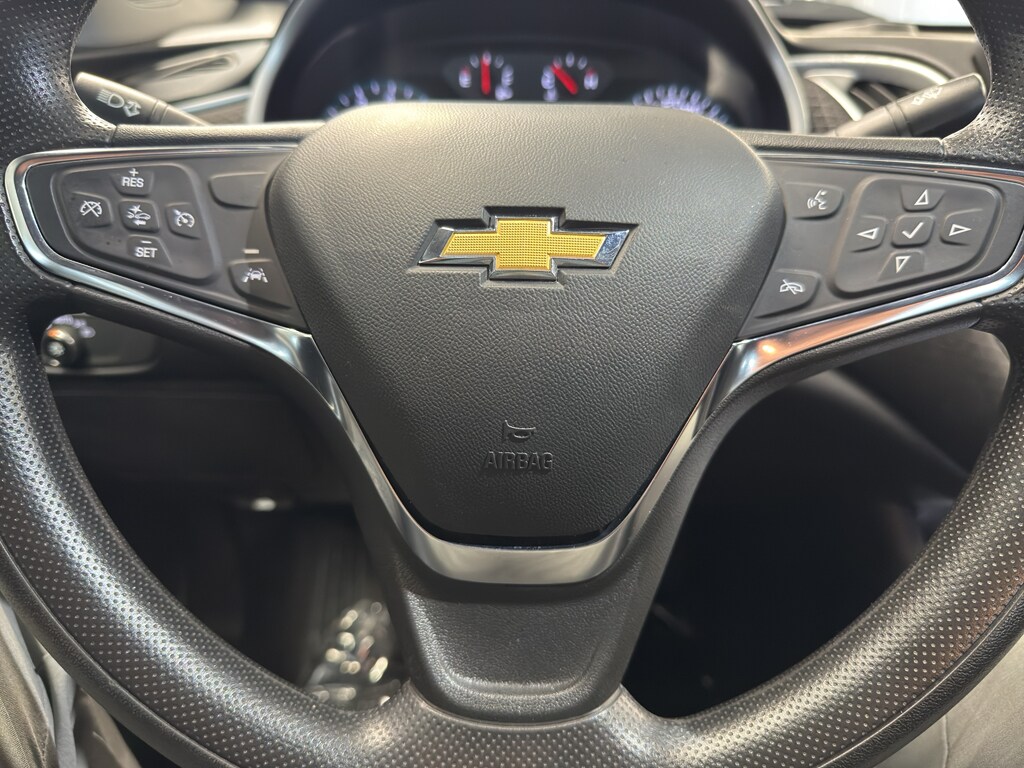 2023 Chevrolet Malibu 1LT photo 3