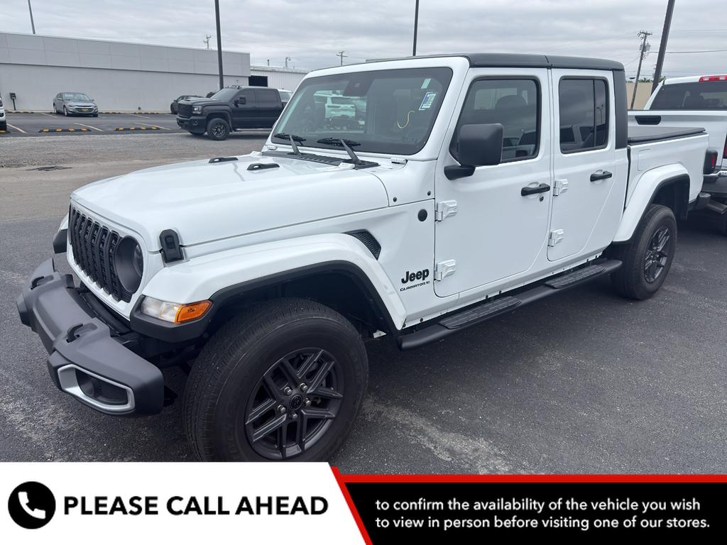 2024 Jeep Gladiator Sport S's photo