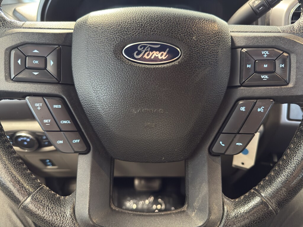 2015 Ford F-150 XLT photo 3