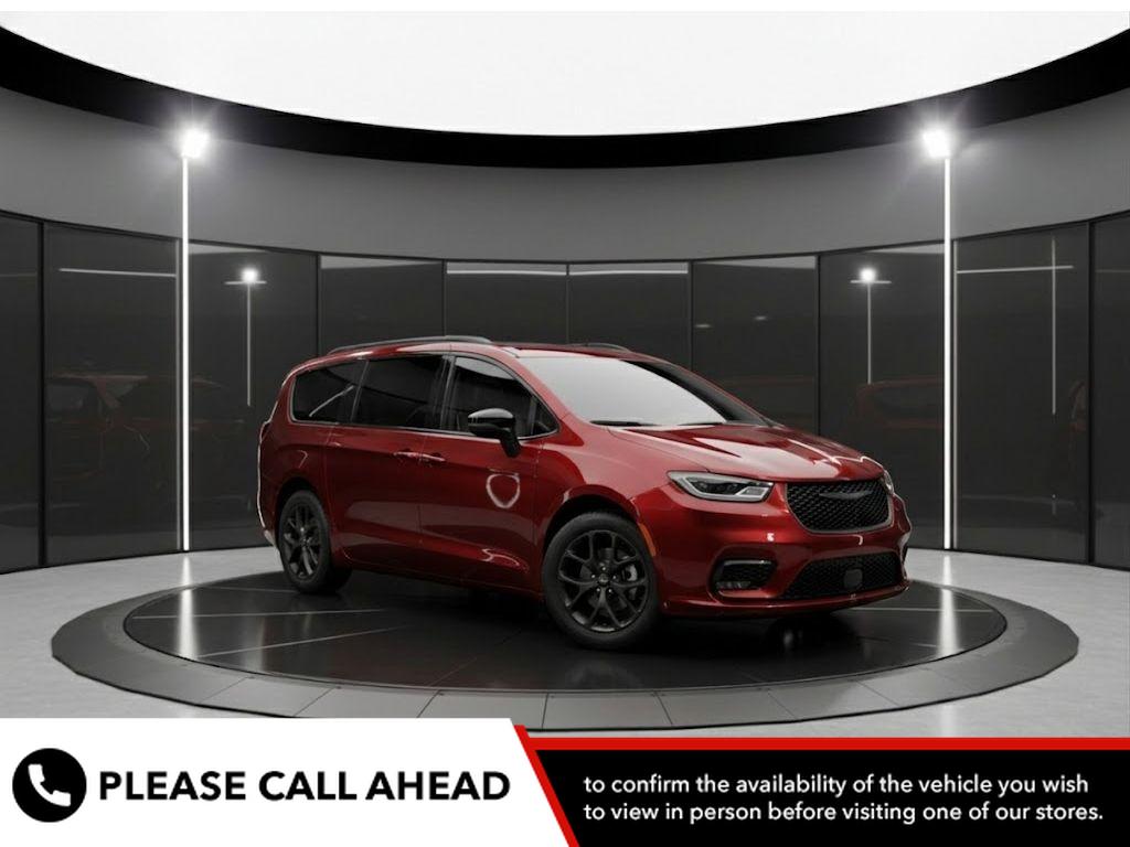 2026 Chrysler Pacifica Passenger Van 