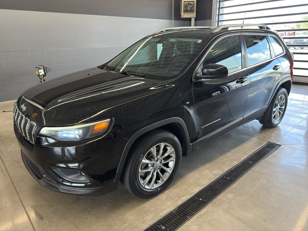 Used 2019 Jeep Cherokee Latitude Plus with VIN 1C4PJLLB4KD204161 for sale in Van Wert, OH