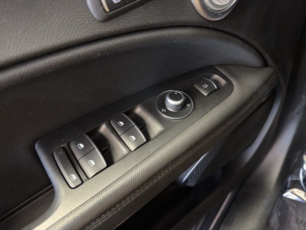 2023 Alfa Romeo Stelvio Quadrifoglio - Photo 9
