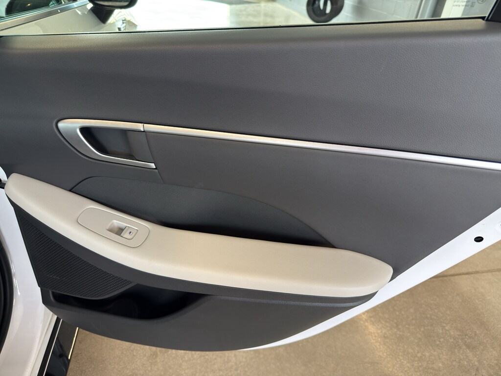 2025 Hyundai Sonata SEL - Photo 25