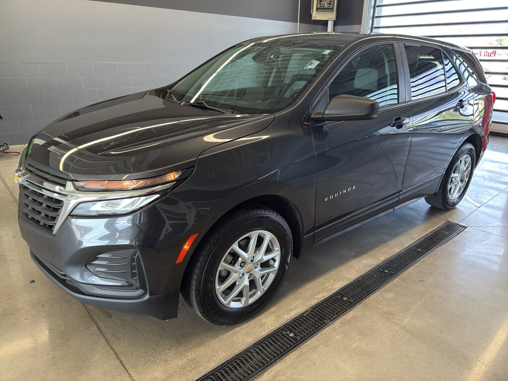 Used 2022 Chevrolet Equinox LS w/1FL SUV