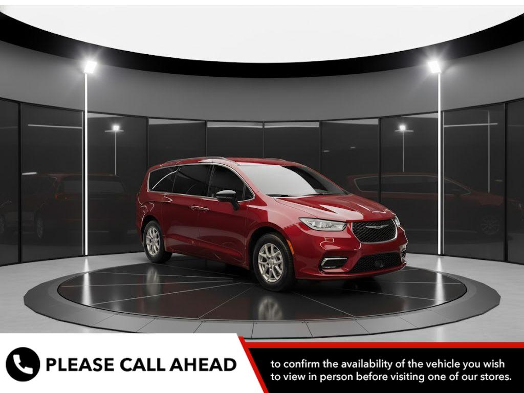 2026 Chrysler Pacifica Passenger Van 