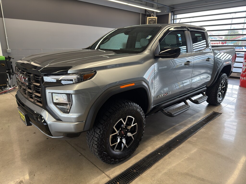 2024 Gmc Canyon AT4X photo 2