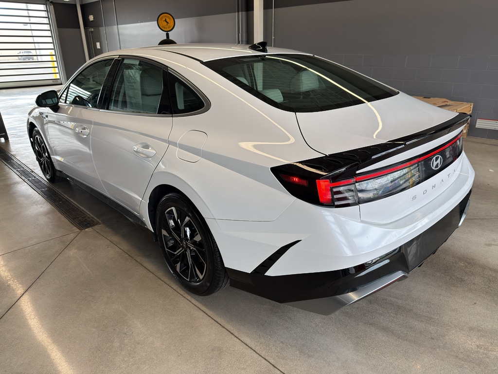 2025 Hyundai Sonata SEL - Photo 14