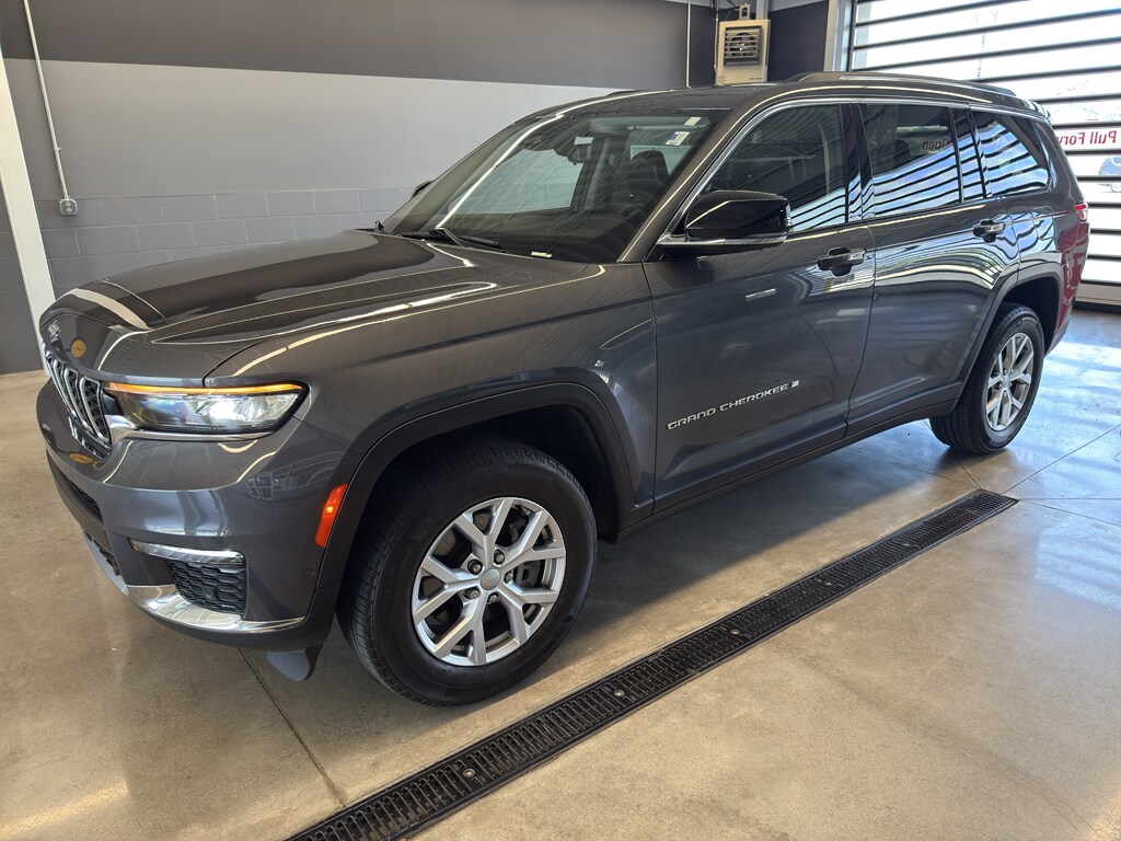 2022 Jeep Grand Cherokee Limited photo 2