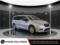 2026 Chrysler Pacifica SELECT Passenger Van