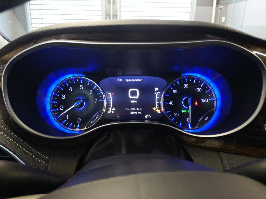 2023 Chrysler Pacifica Limited photo 3