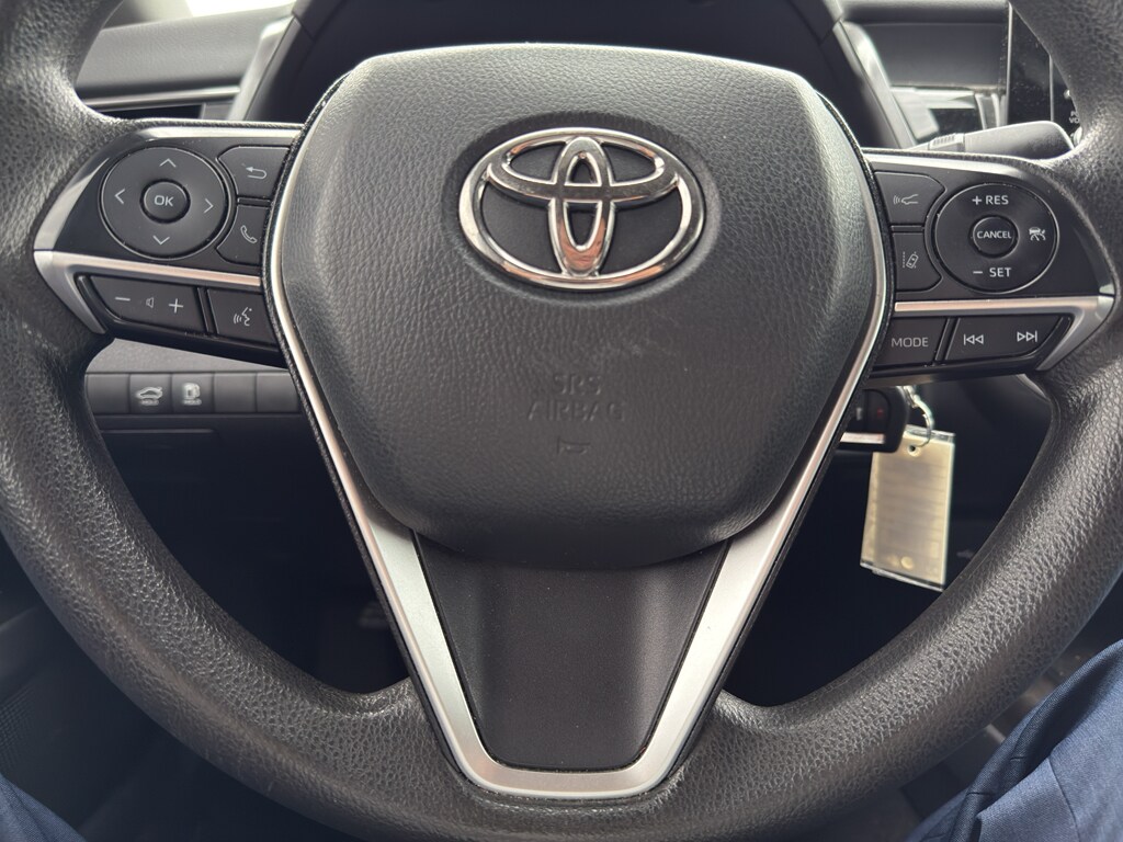 2023 Toyota Camry LE photo 4