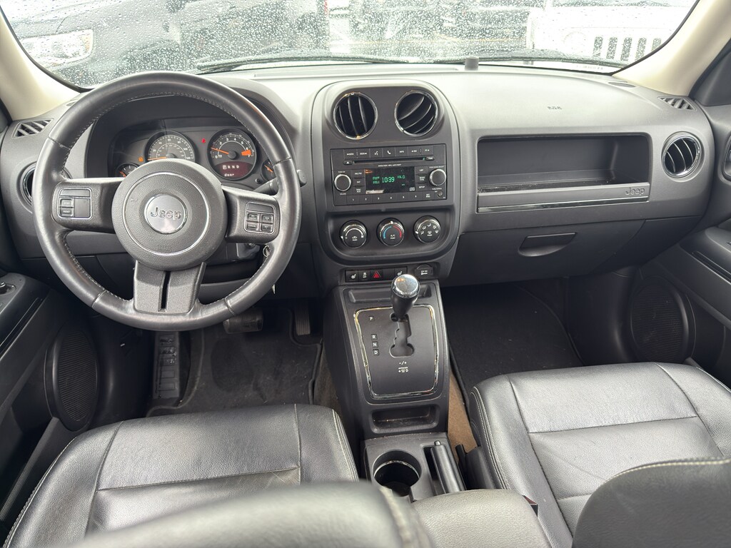 2016 Jeep Patriot High Altitude Altitude Edition photo 4