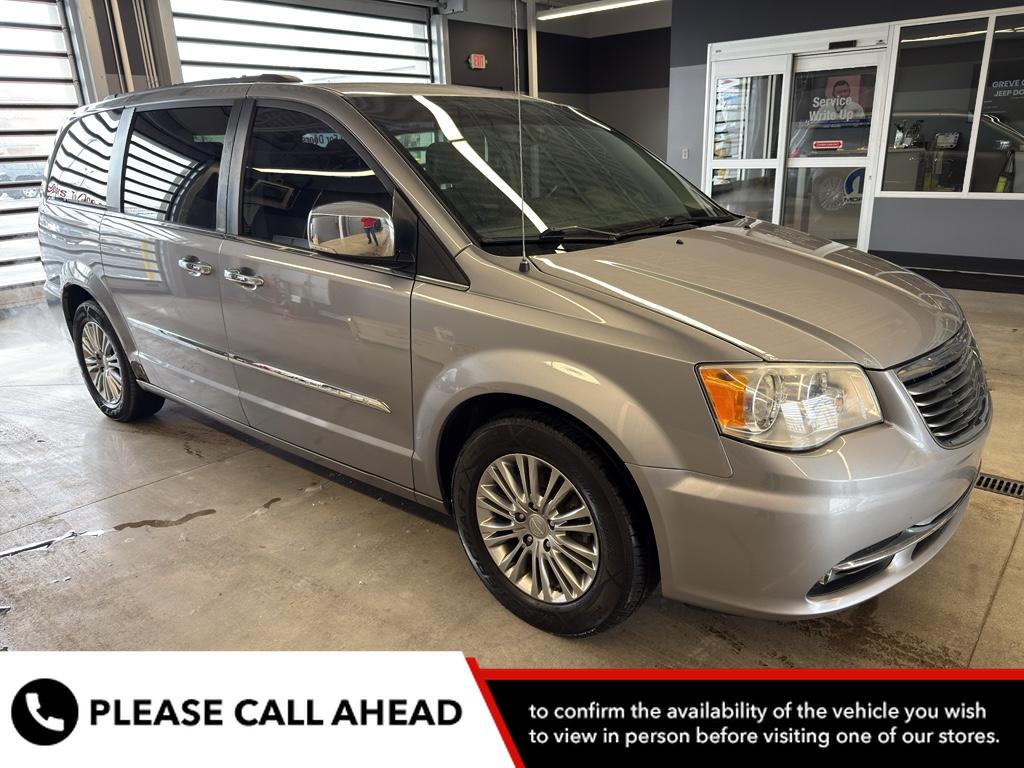 2014 Chrysler Town & Country Touring-L