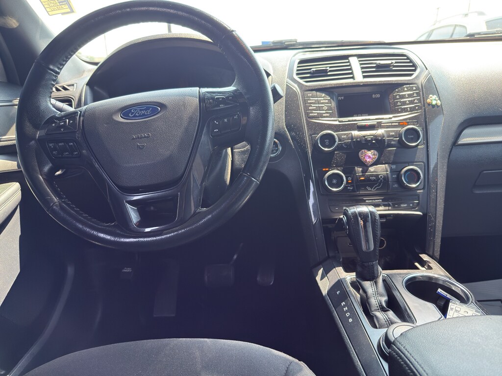 2018 Ford Explorer XLT photo 4