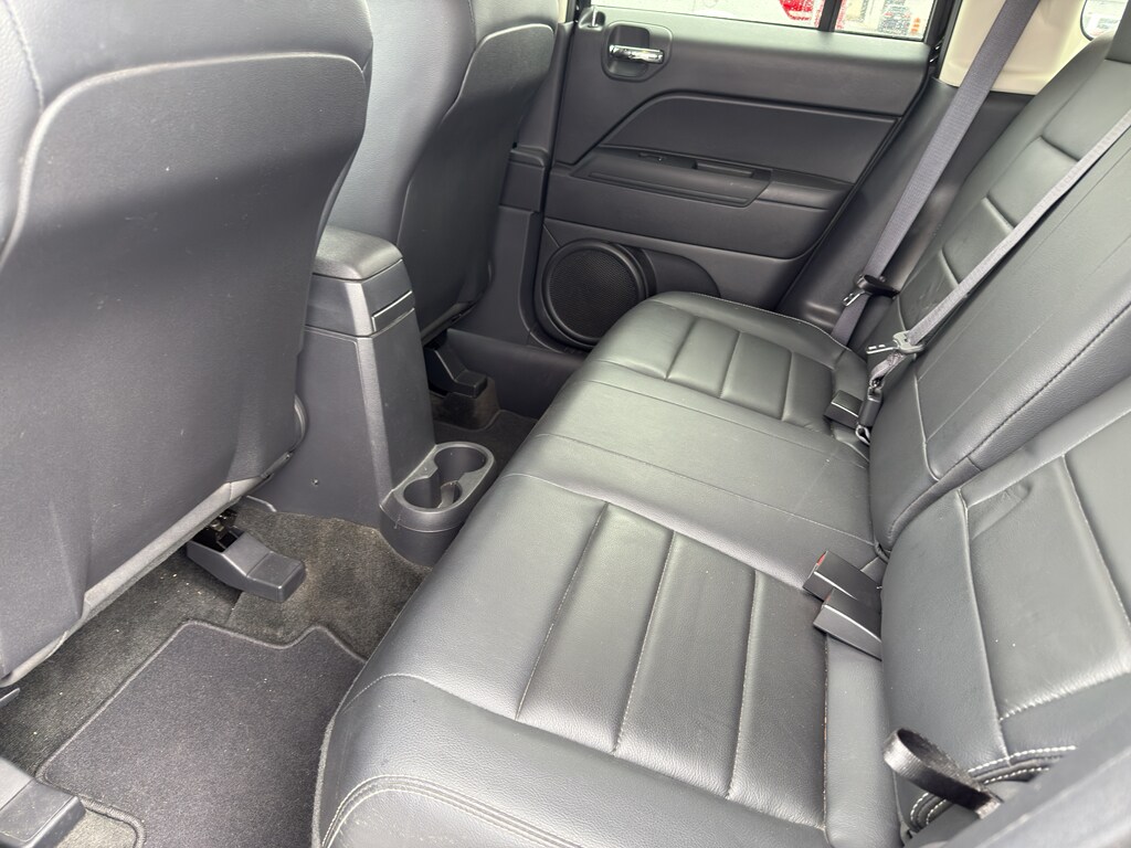 2016 Jeep Patriot High Altitude Altitude Edition photo 3
