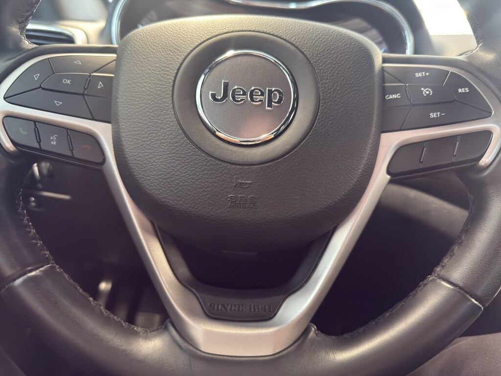2022 Jeep Cherokee Laredo photo 3