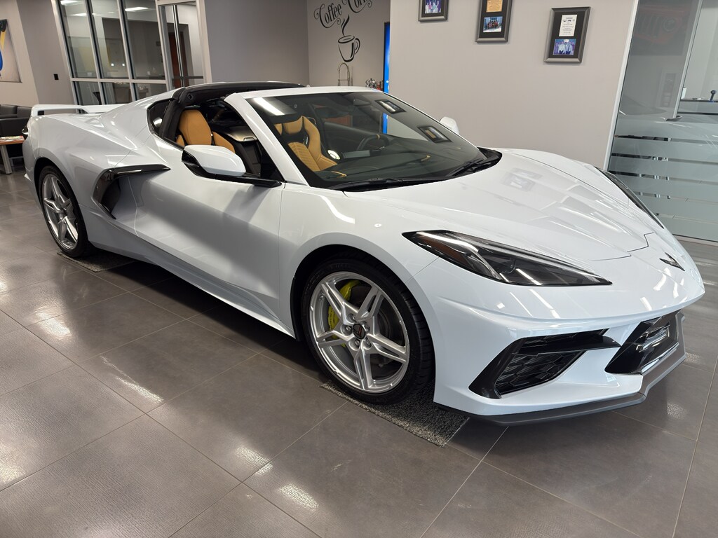 2024 Chevrolet Corvette Stingray 3LT photo 2