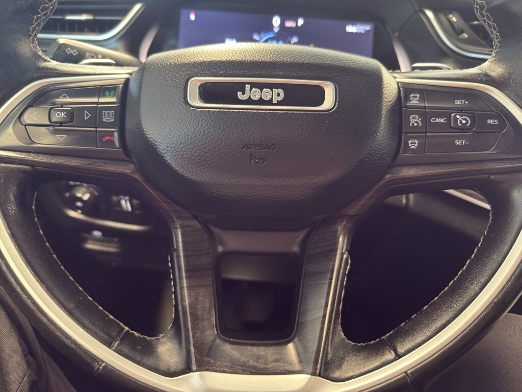 2022 Jeep Grand Cherokee Limited photo 3