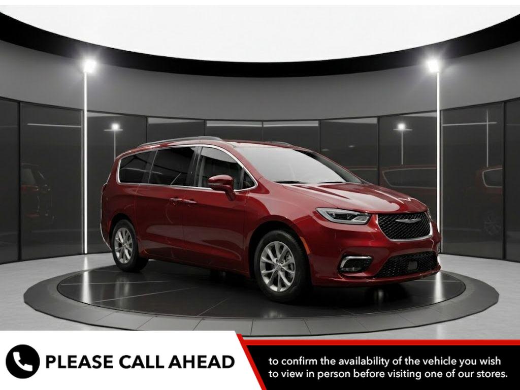 2026 Chrysler Pacifica Limited's photo