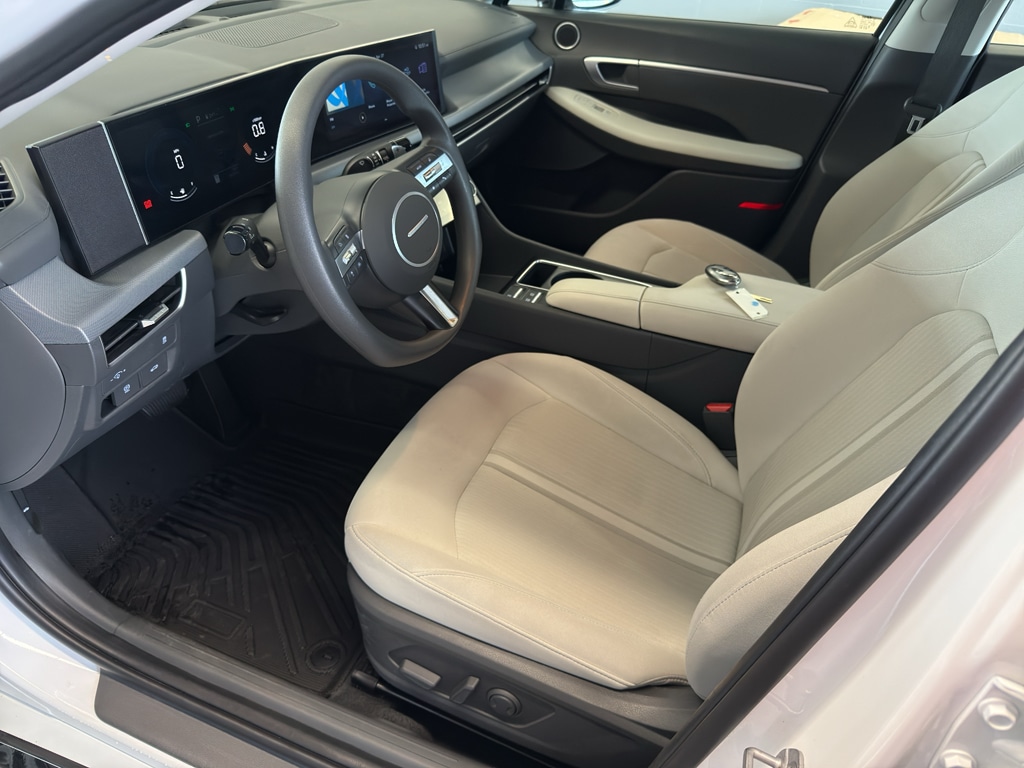 2025 Hyundai Sonata SEL - Photo 19