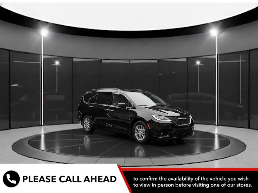 2025 Chrysler Pacifica Van Passenger Van 