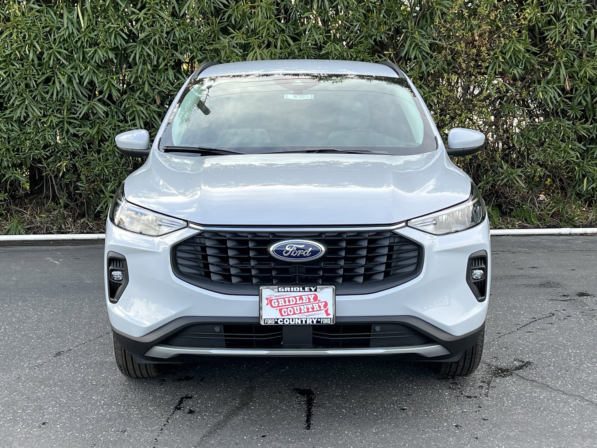 2025 Ford Escape photo 2