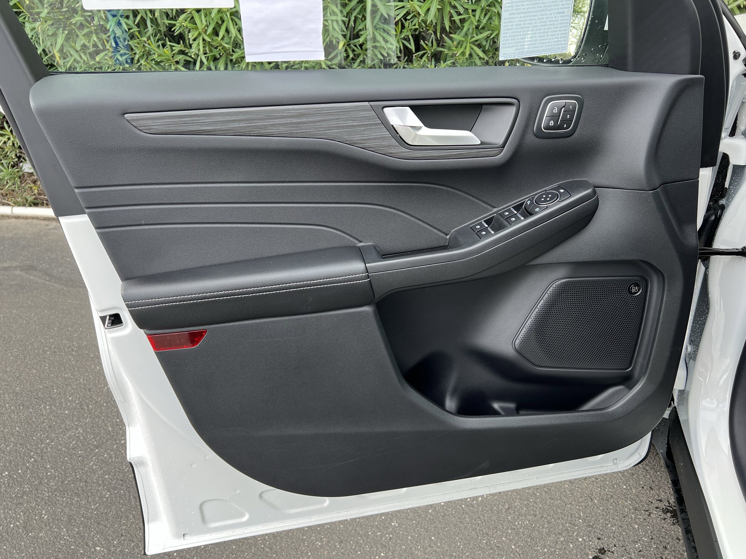 2025 Ford Escape Plug-in hybrid PHEV - Photo 10
