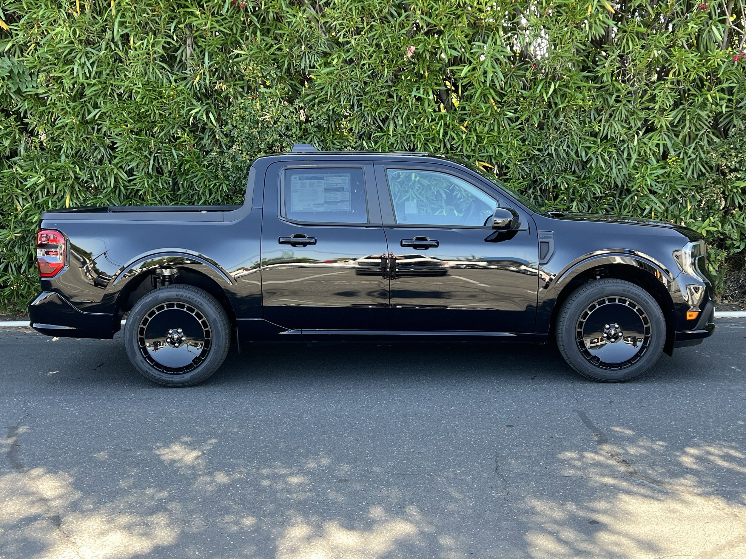 2025 Ford Maverick photo 4