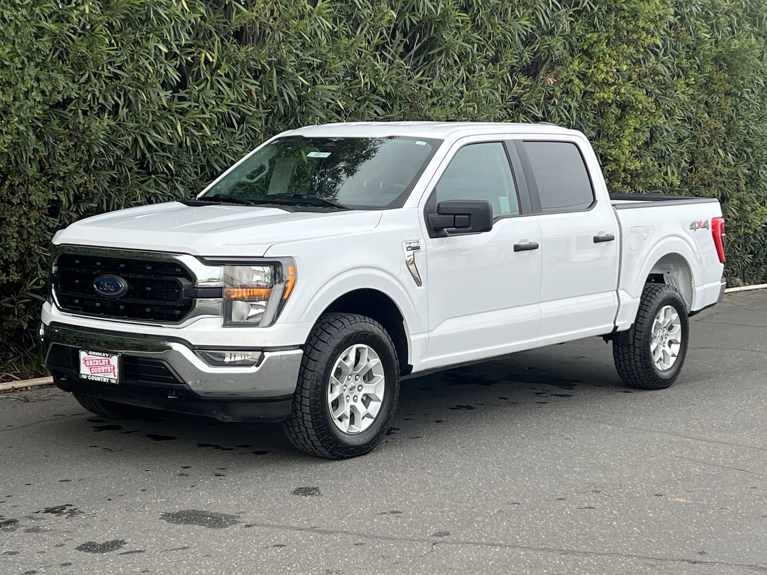 2023 Ford F-150 XLT photo 2