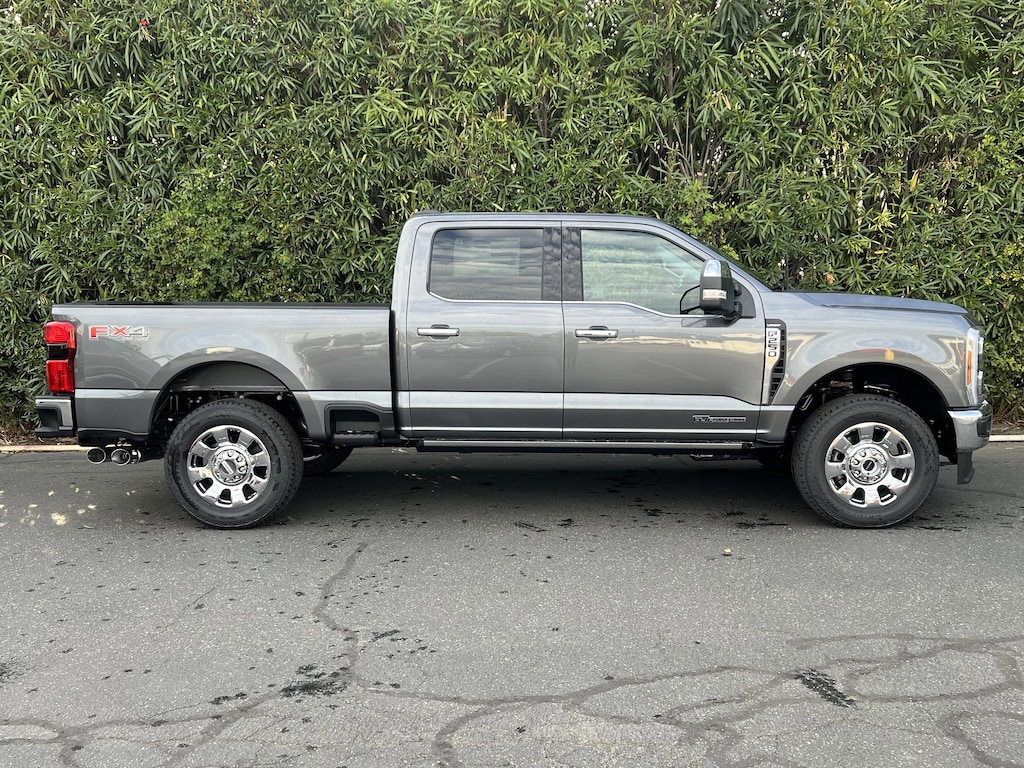 New 2026 Ford Super Duty F-250 SRW LARIAT Truck Crew Cab
